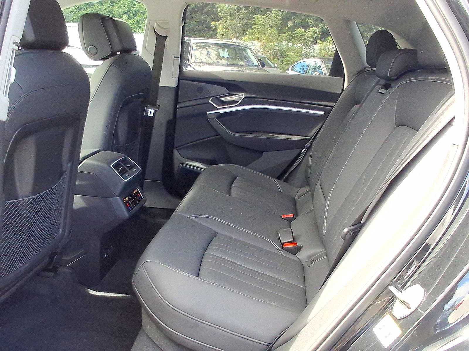 Used 2024 Audi Q8 e-tron Premium Plus w/ Premium Plus Package AWD/4WD image 26