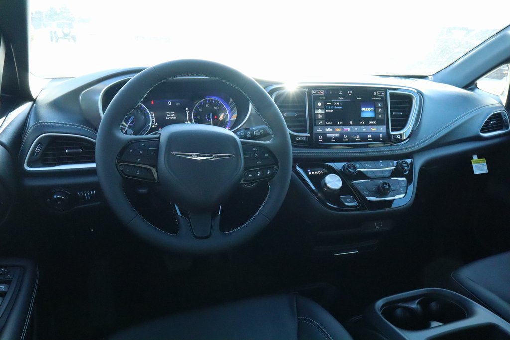 New 2026 Chrysler Pacifica Select w/ S Appearance Package FWD image 2