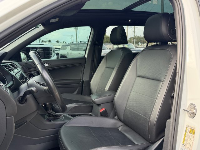 Used 2021 Volkswagen Tiguan SE R-Line FWD image 9