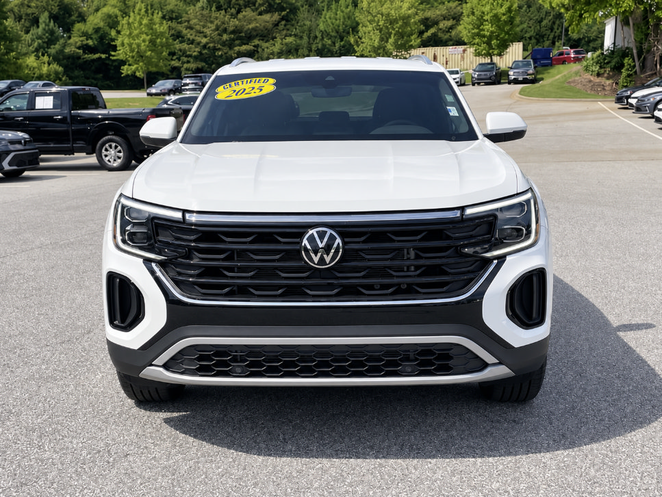 Used 2025 Volkswagen Atlas Cross Sport SE FWD image 2