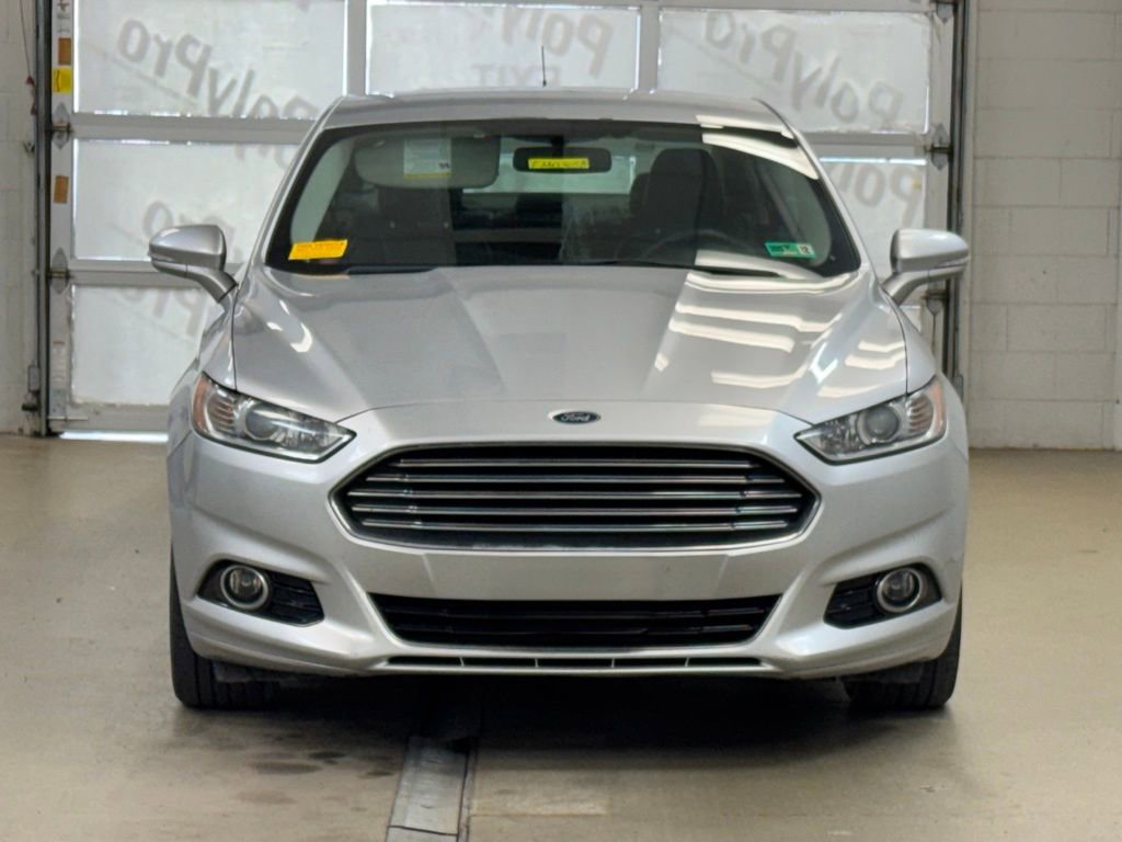 Used 2016 Ford Fusion Titanium image 2