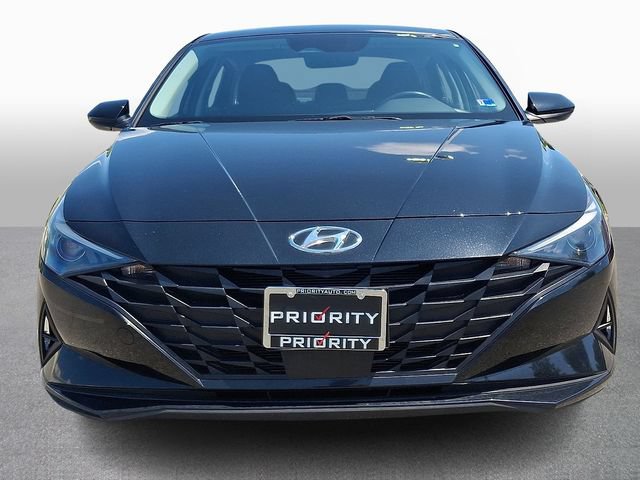 Used 2023 Hyundai Elantra SEL w/ Convenience Package FWD image 2
