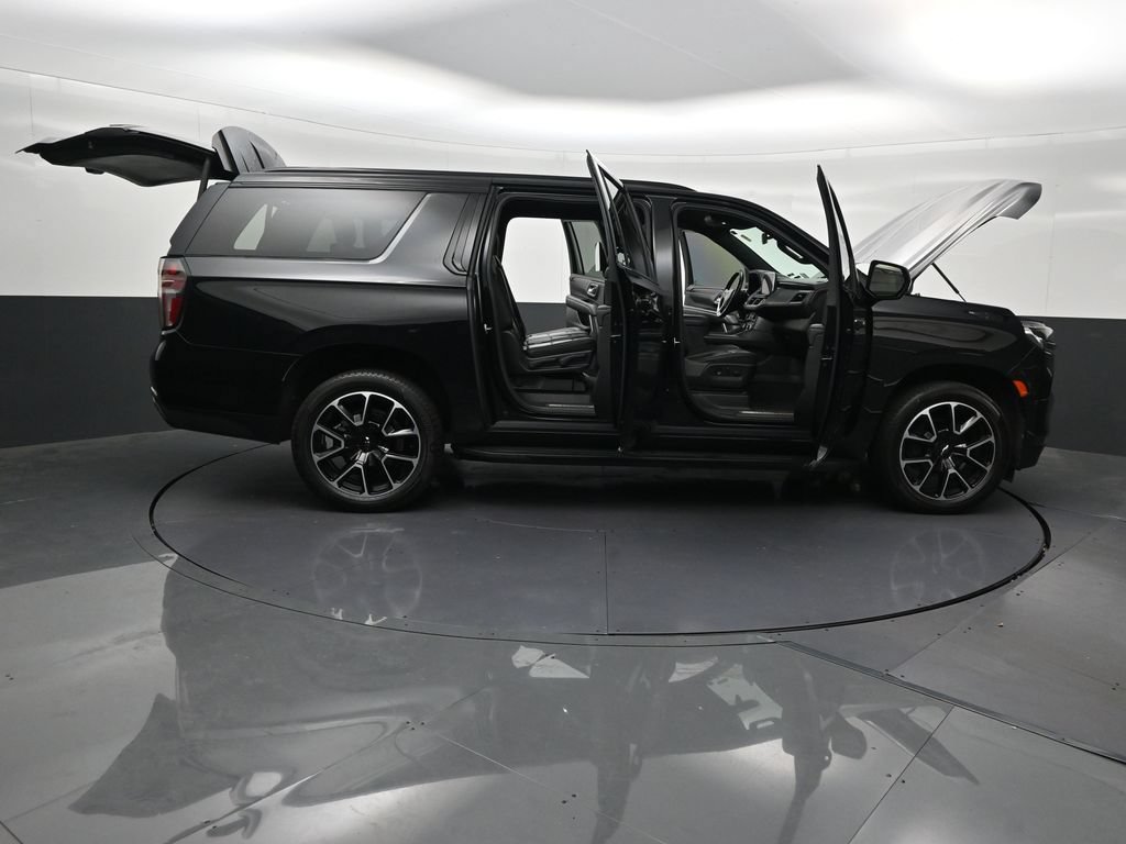 Used 2021 Chevrolet Suburban RST w/ Rear Media and Nav Package RWD image 33