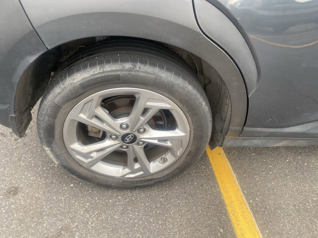 Used 2022 Hyundai Kona SEL w/ Convenience Package image 11