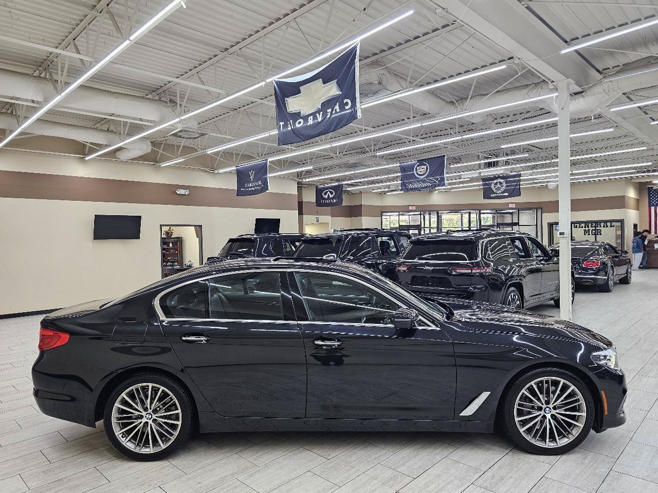 Used 2017 BMW 530i RWD image 5