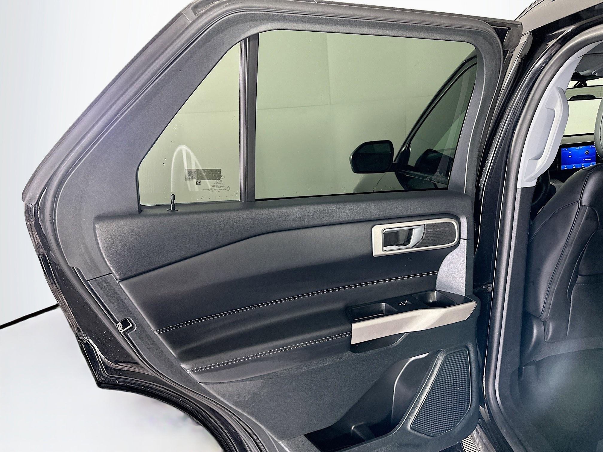 Used 2023 Ford Explorer XLT w/ Equipment Group 202A image 26