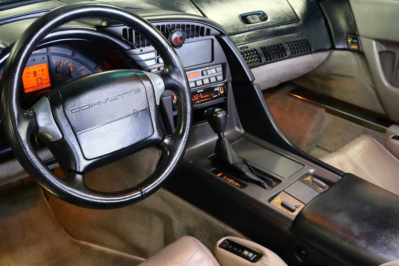 Used 1990 Chevrolet Corvette Coupe RWD image 9