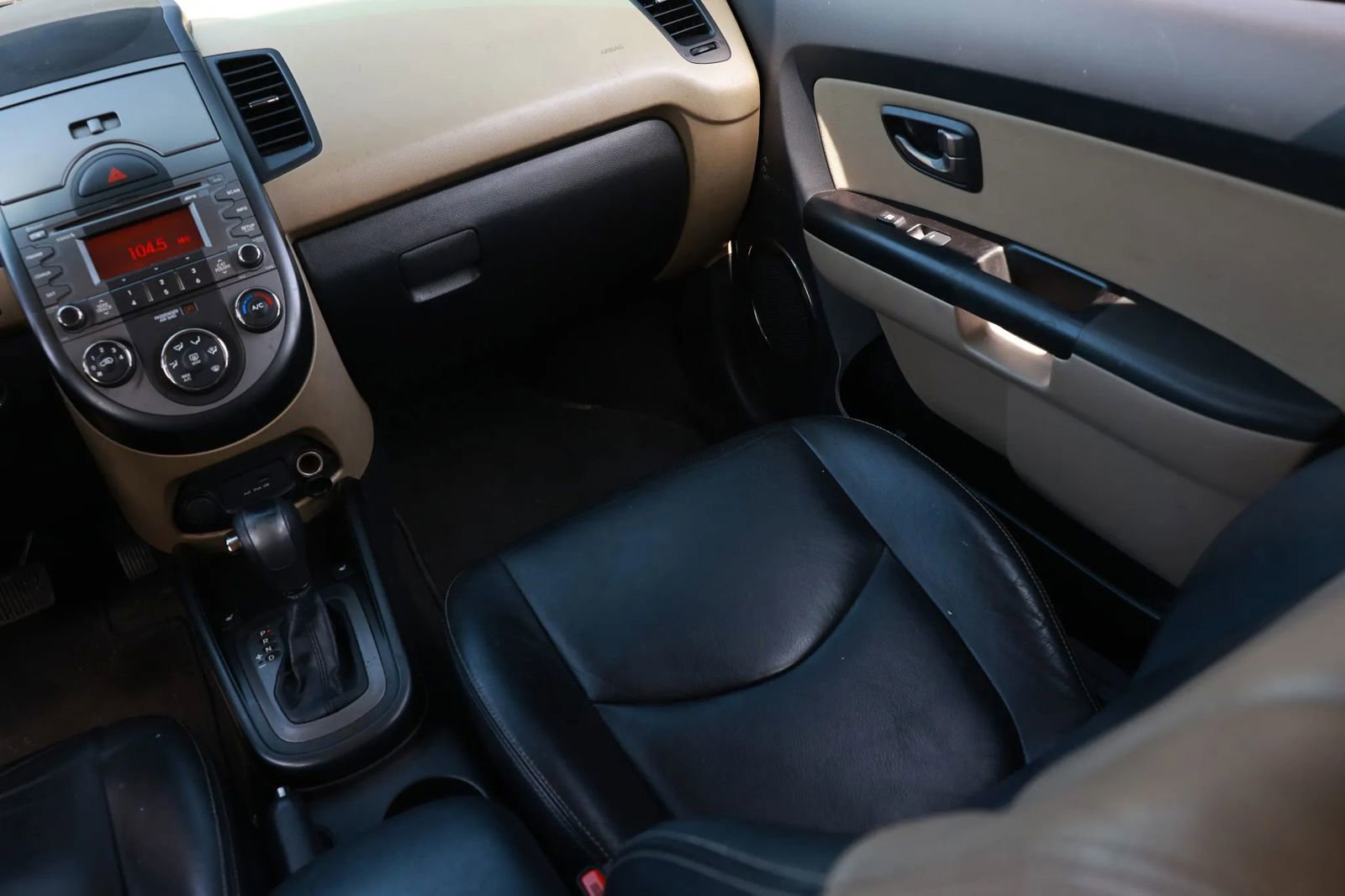 Used 2011 Kia Soul ! FWD image 22