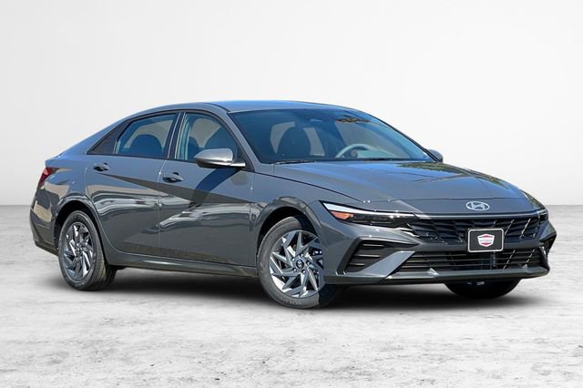New 2026 Hyundai Elantra Hybrid FWD image 2