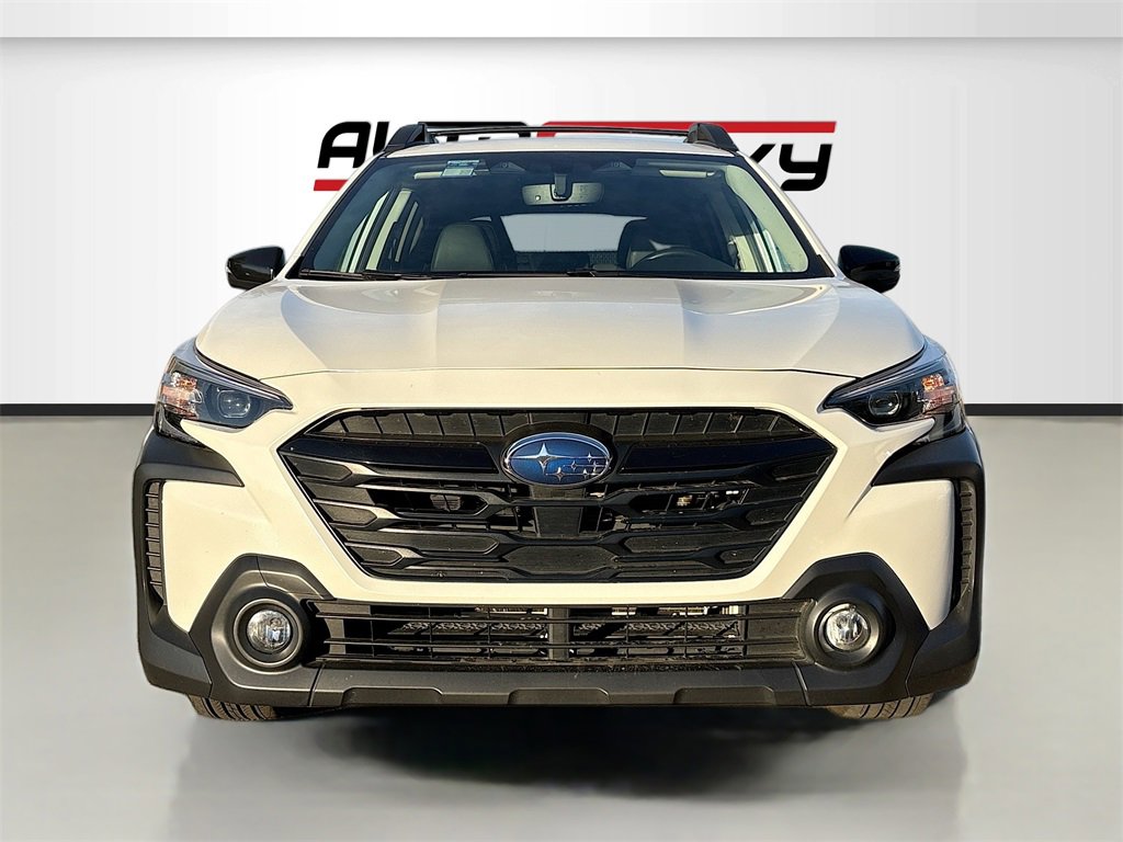 Used 2023 Subaru Outback Onyx Edition image 2