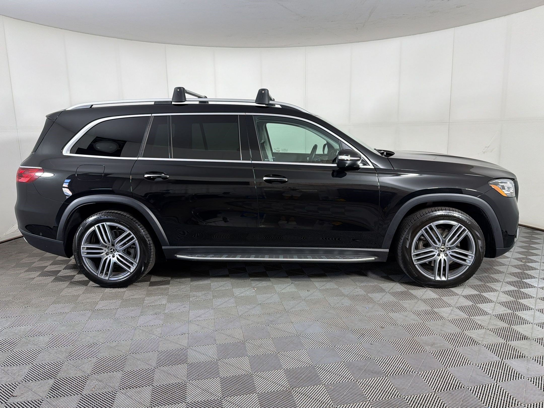 Certified 2024 Mercedes-Benz GLS 450 4MATIC image 8