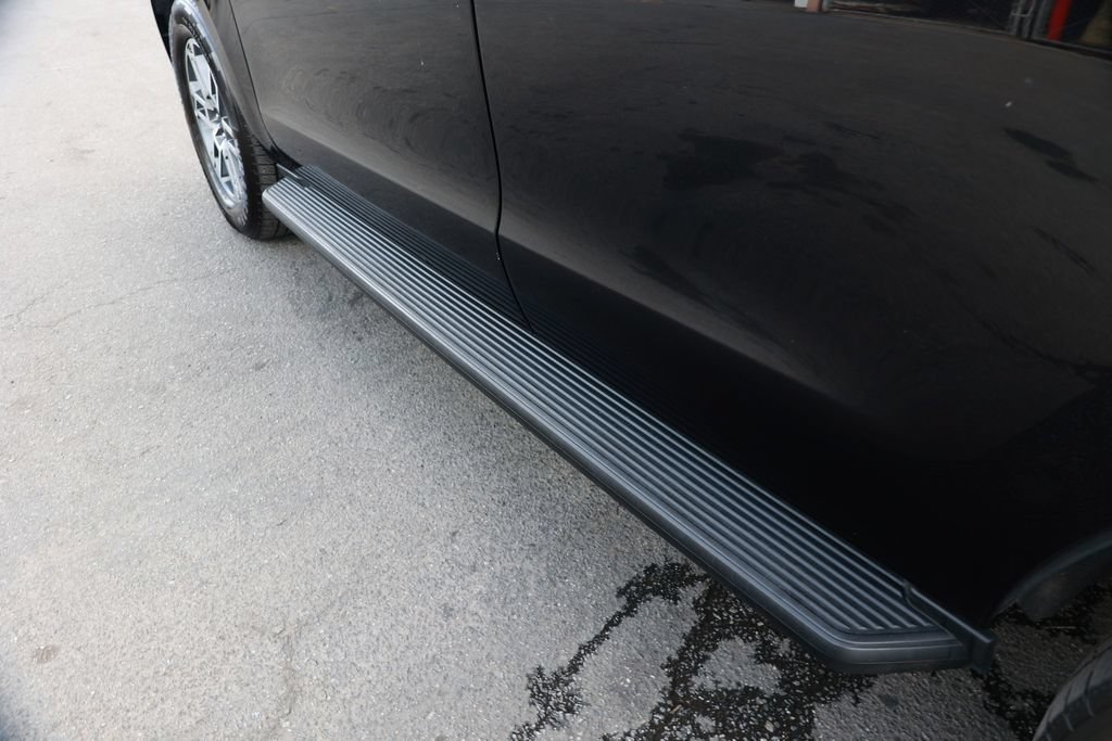 Used 2025 Ford Expedition Active RWD image 18