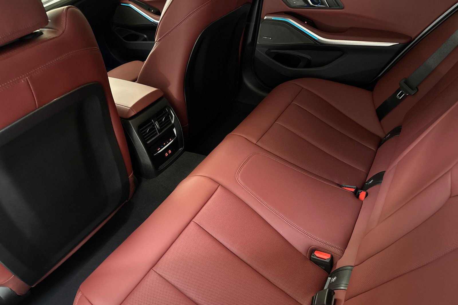 Used 2025 BMW M340i w/ Premium Package image 26