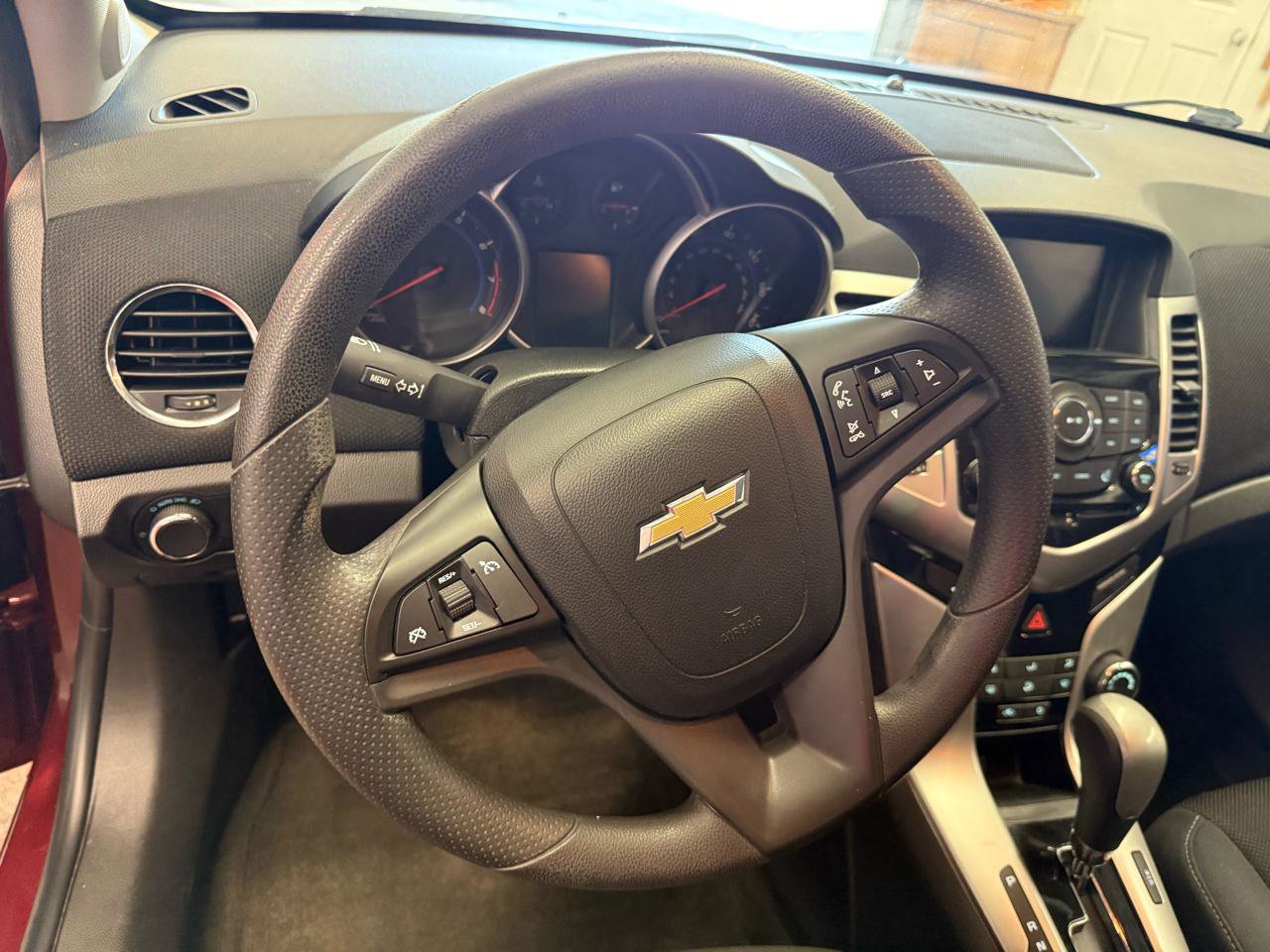 Used 2015 Chevrolet Cruze LT FWD image 13