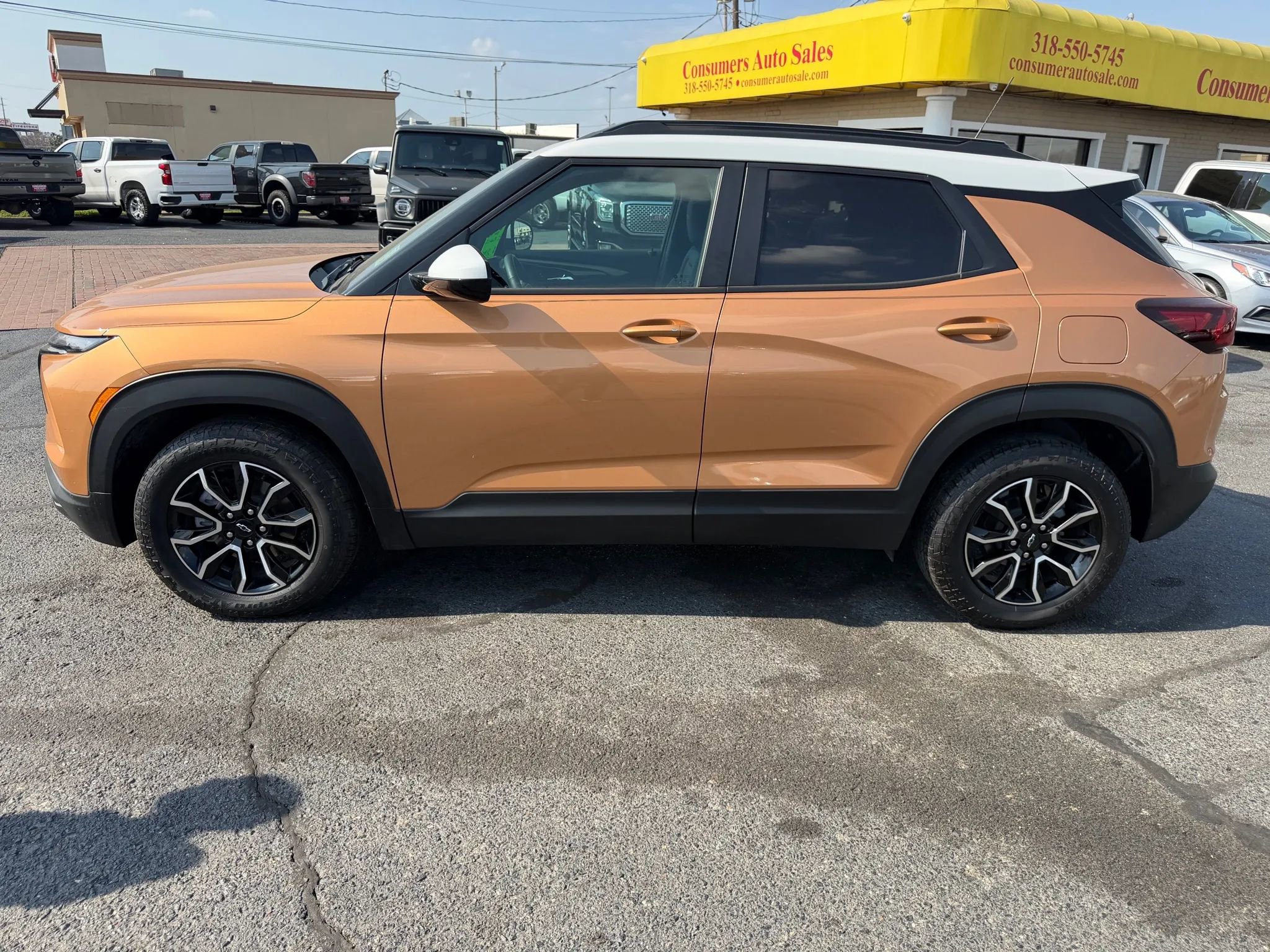 Used 2024 Chevrolet TrailBlazer ACTIV w/ Driver Confidence Package image 2