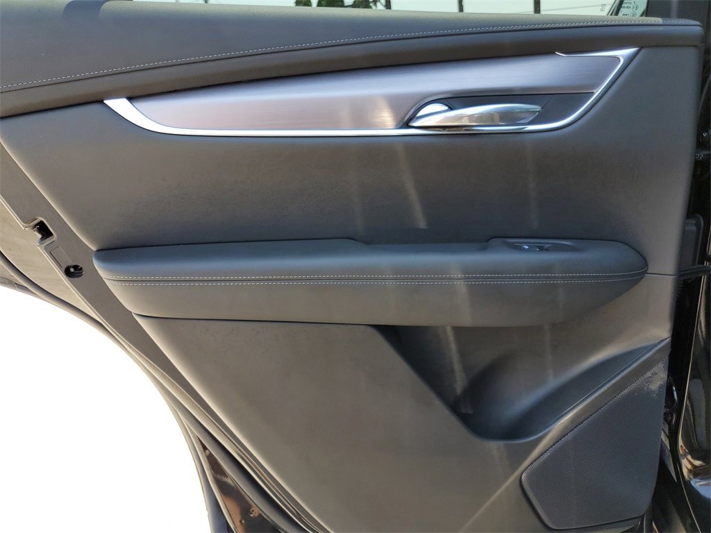 Certified 2023 Cadillac XT6 Luxury image 11