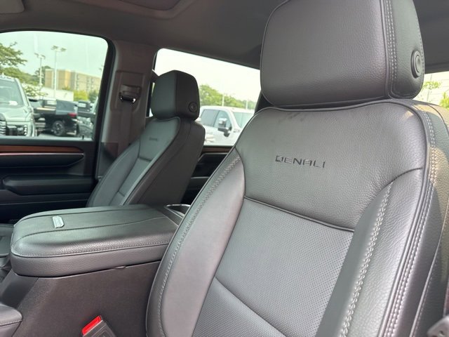 Used 2025 GMC Sierra 2500 Denali w/ Technology Package image 16