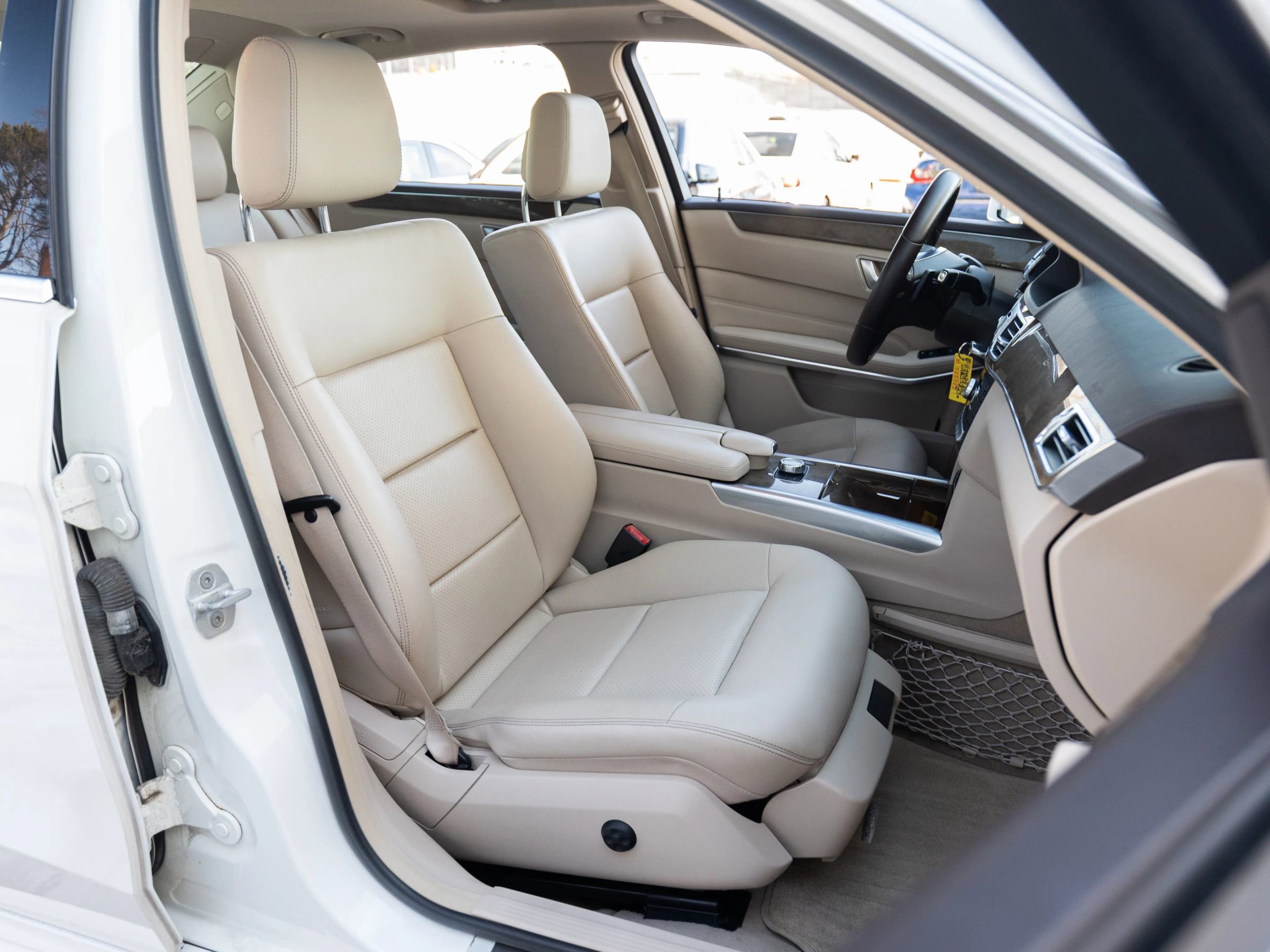 Used 2014 Mercedes-Benz E 350 4MATIC Sedan image 18