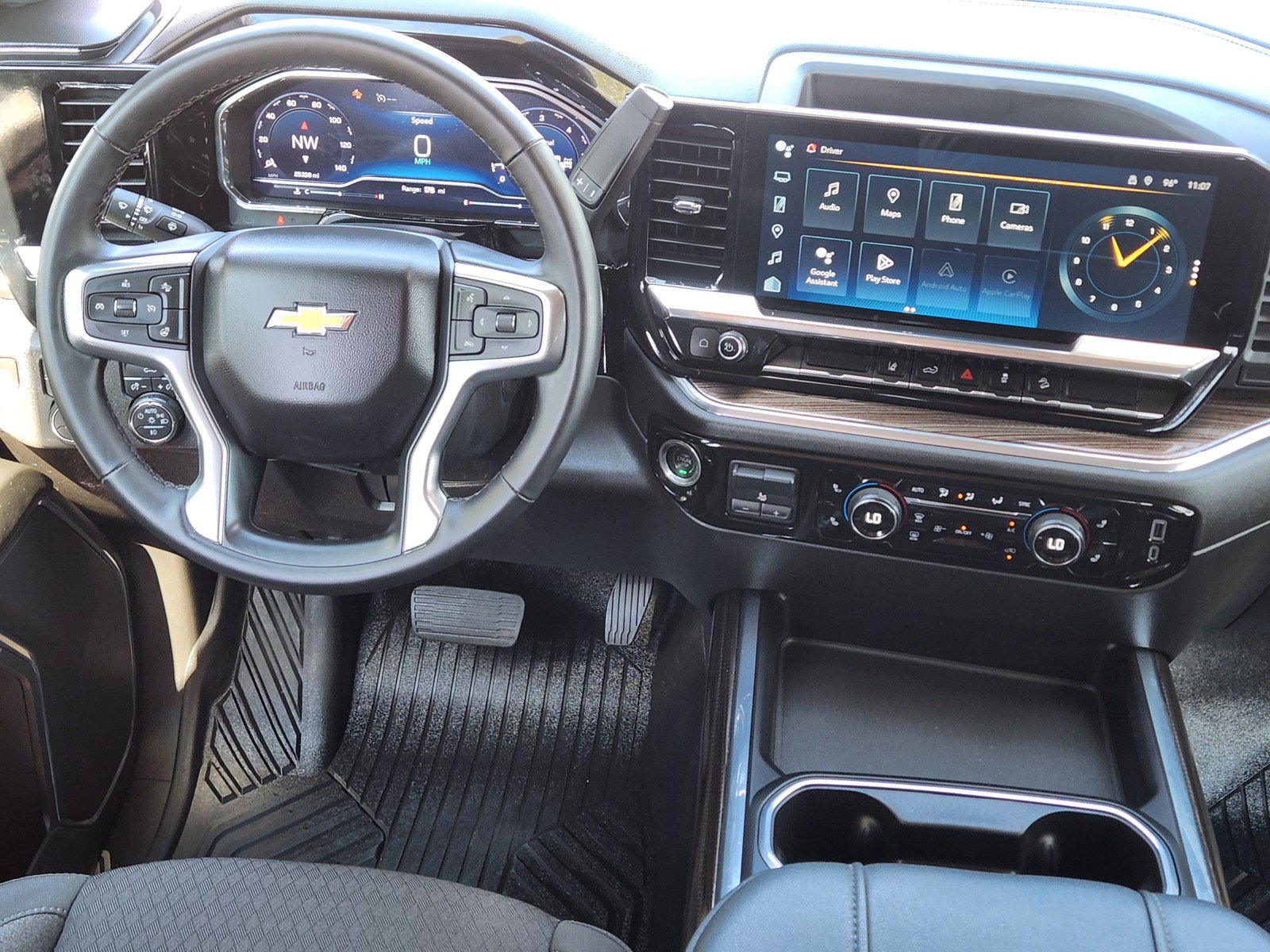Used 2024 Chevrolet Silverado 2500 LT AWD/4WD image 9