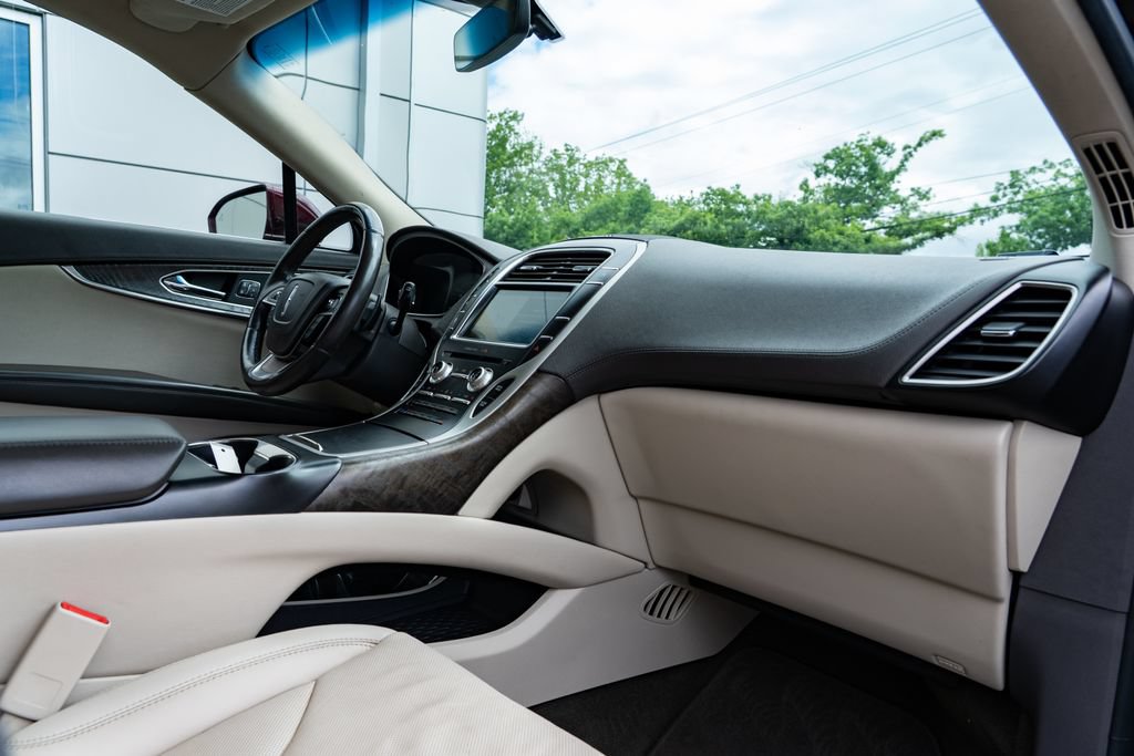 Used 2019 Lincoln Nautilus Reserve w/ Cargo Utility Package AWD/4WD image 27