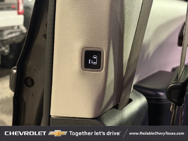 Used 2022 Chrysler Pacifica Limited FWD image 35