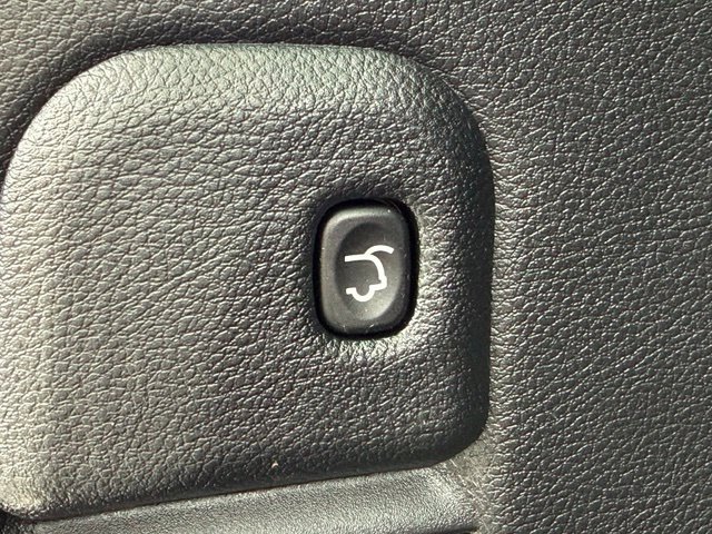 Used 2021 Jeep Grand Cherokee Limited w/ Luxury Group II AWD/4WD image 18
