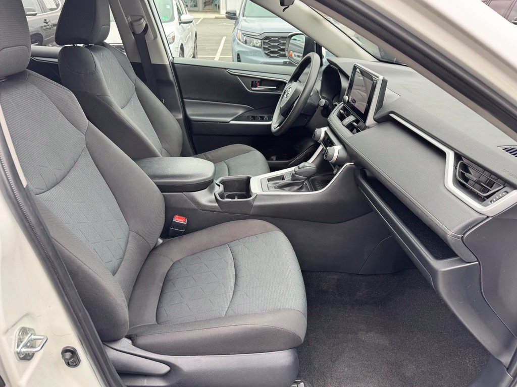 Used 2025 Toyota RAV4 XLE FWD image 23