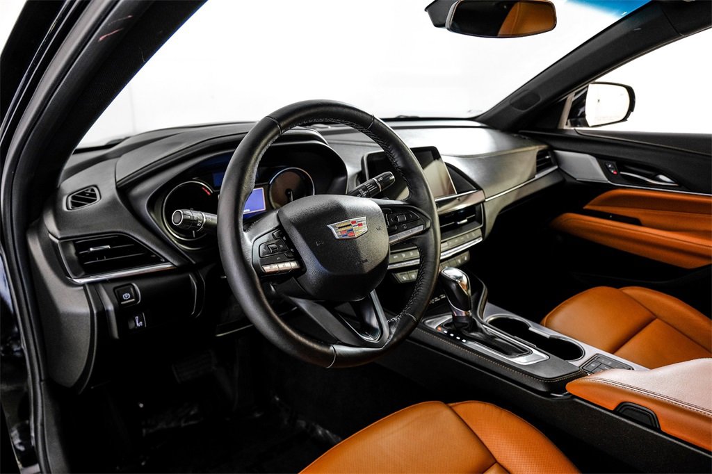 Used 2021 Cadillac CT4 Premium Luxury image 2