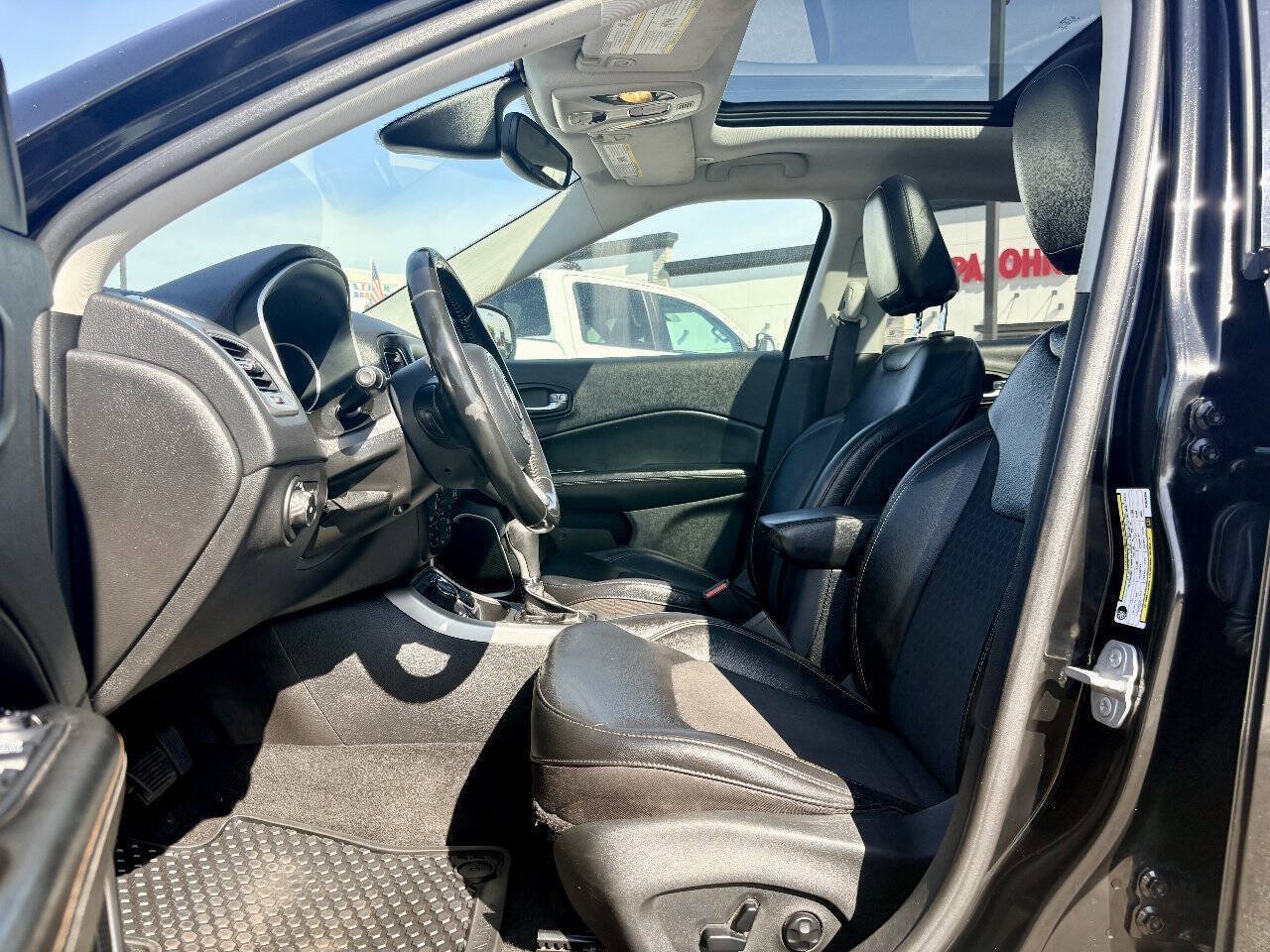 Used 2019 Jeep Compass Latitude w/ Popular Equipment Group AWD/4WD image 14