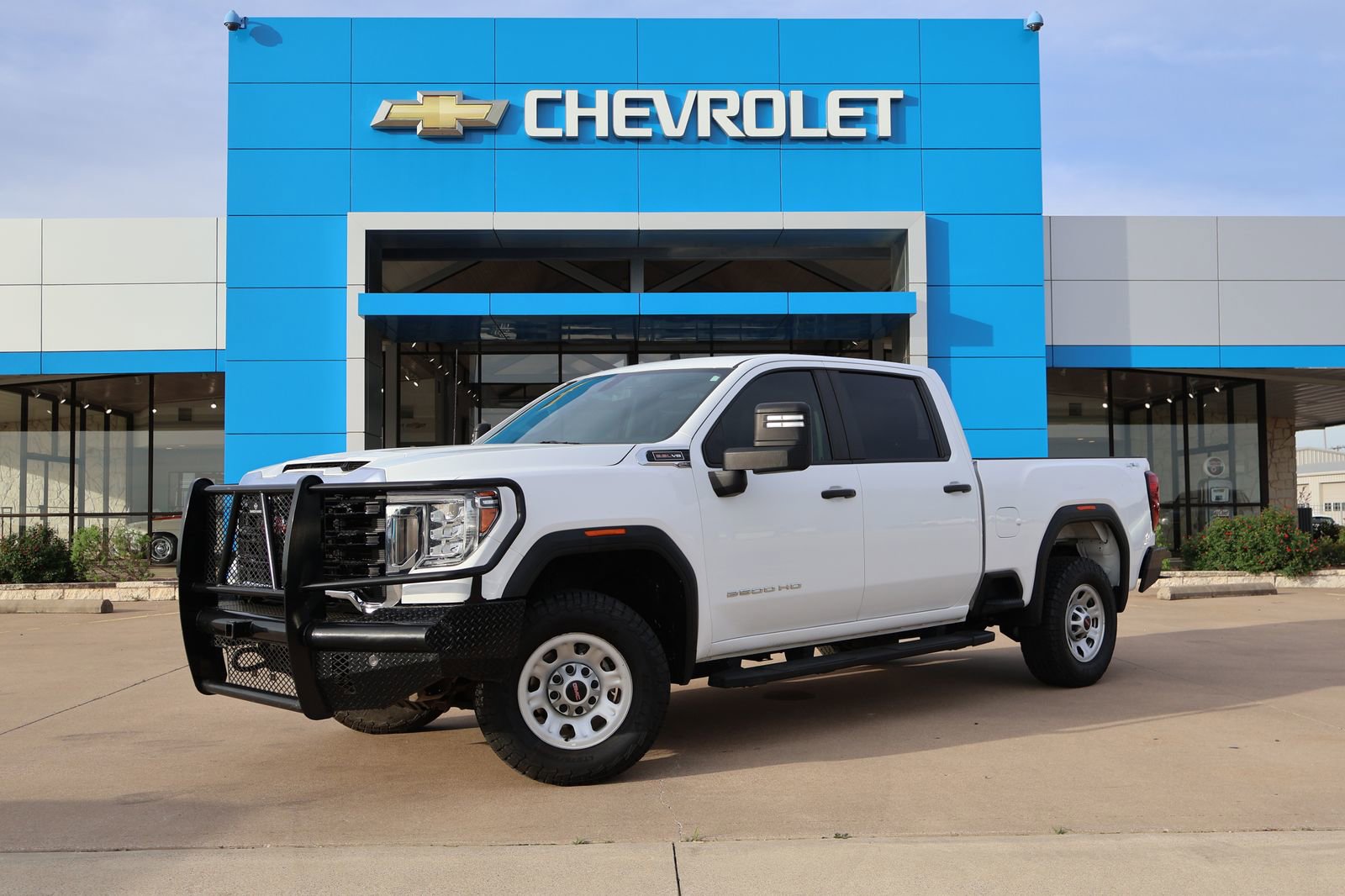 Used 2022 GMC Sierra 2500 Pro w/ Convenience Package image 1