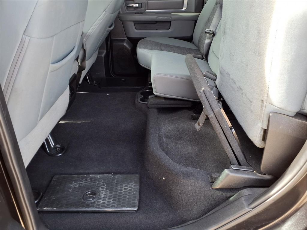 Used 2019 RAM 1500 Classic SLT w/ Luxury Group image 31