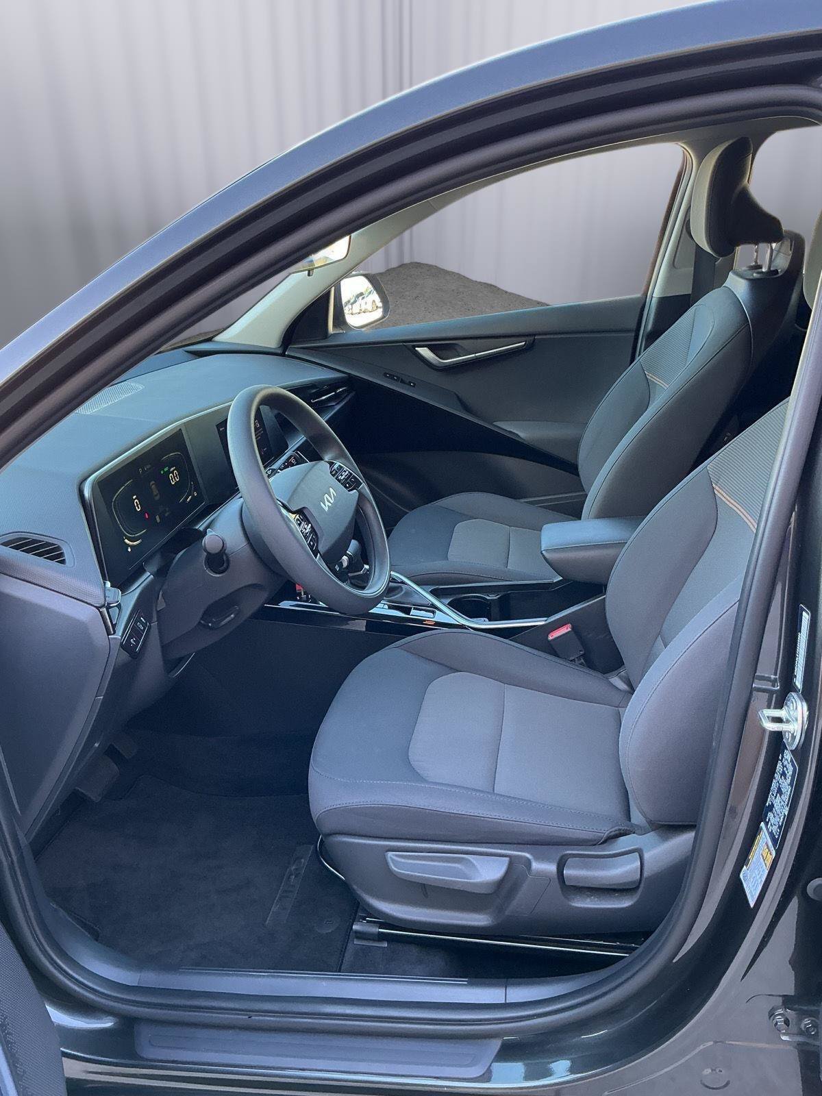 Certified 2025 Kia Niro LX FWD image 15