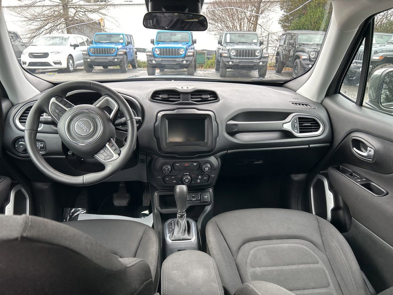 Used 2019 Jeep Renegade Latitude image 12