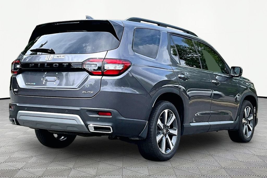 Used 2025 Honda Pilot Elite image 6