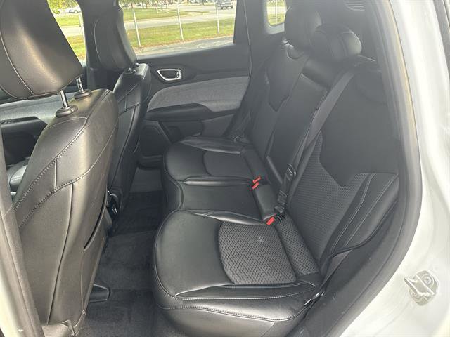 Used 2023 Jeep Compass Latitude image 24