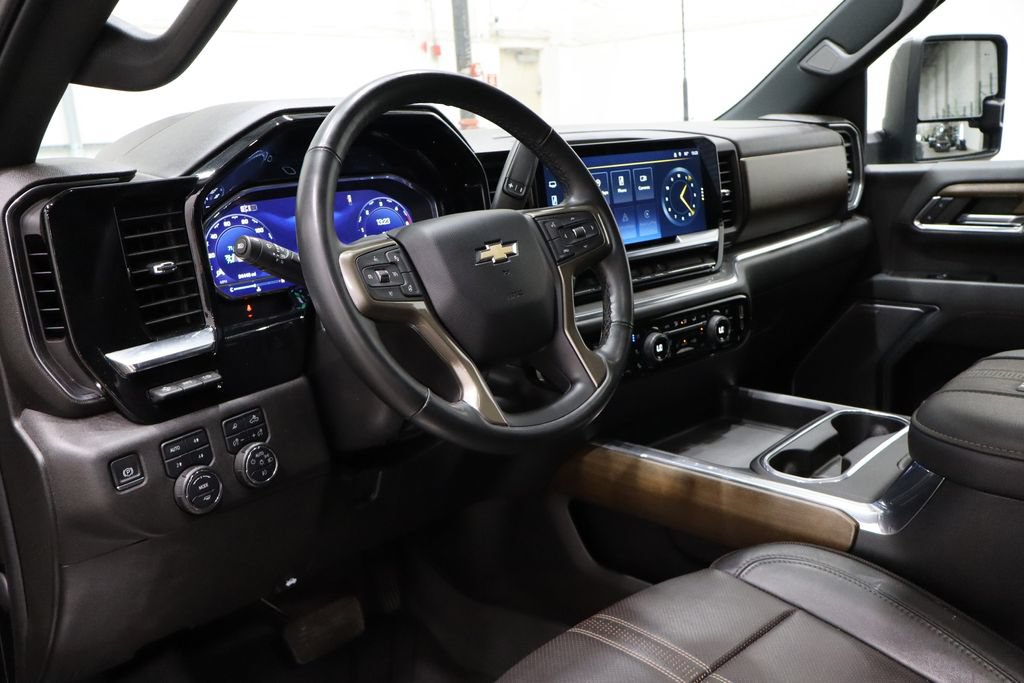 Used 2024 Chevrolet Silverado 3500 High Country w/ High Country Premium Package AWD/4WD image 22