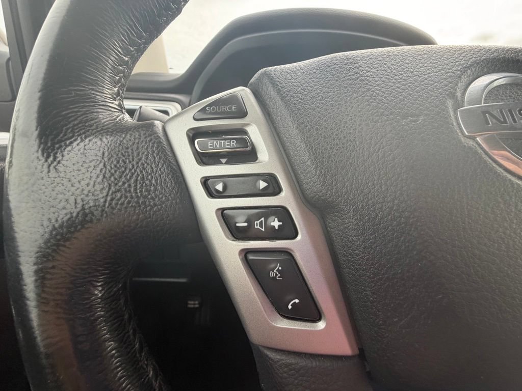 Used 2021 Nissan Titan SV w/ SV Convenience Package RWD image 24