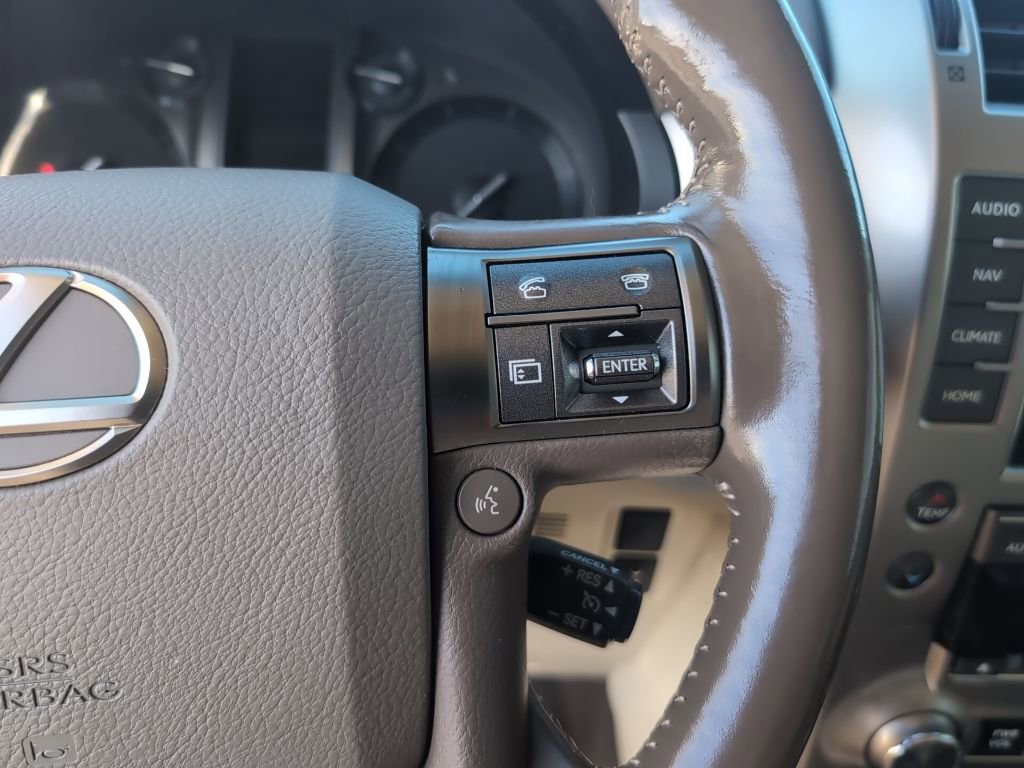 Used 2018 Lexus GX 460 Premium w/ Premium Package image 16