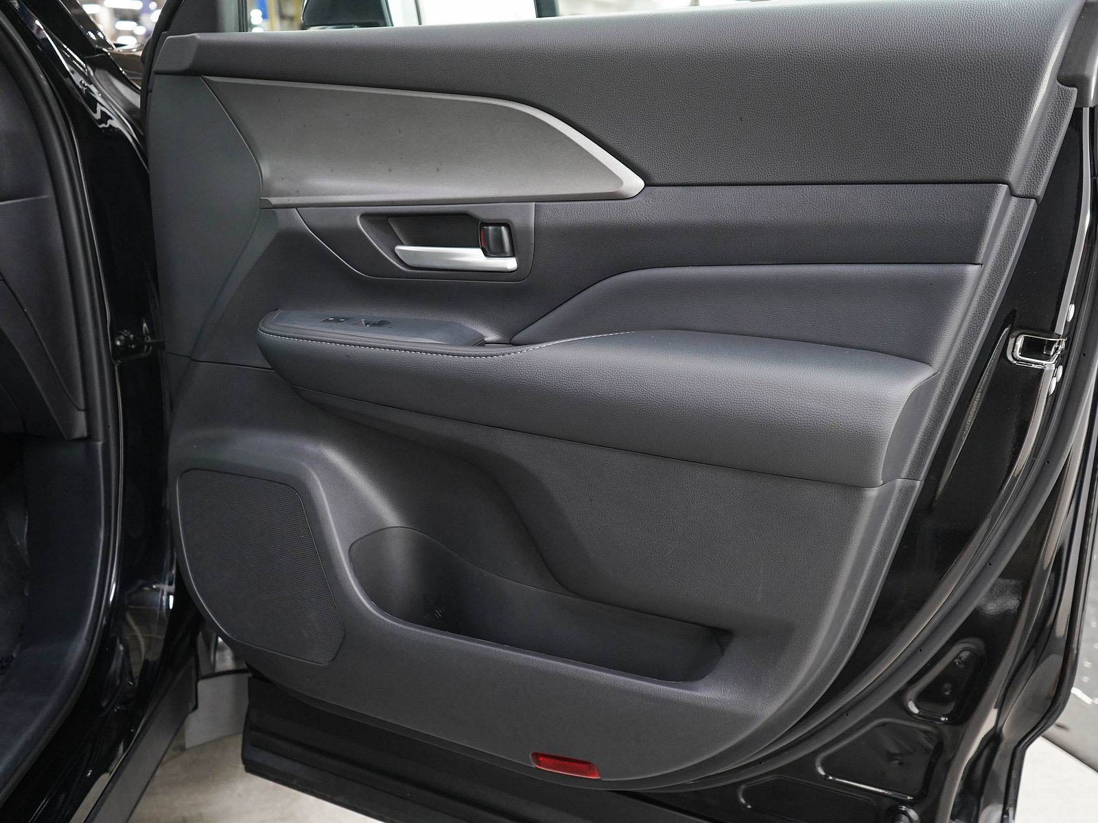 Used 2025 Toyota Grand Highlander AWD image 9