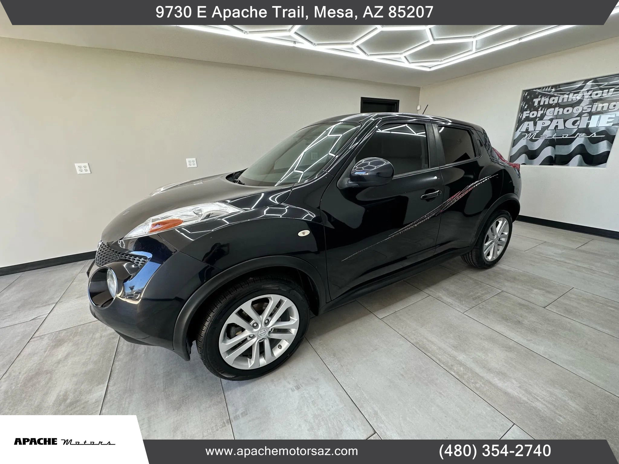Used 2013 Nissan Juke SV image 2