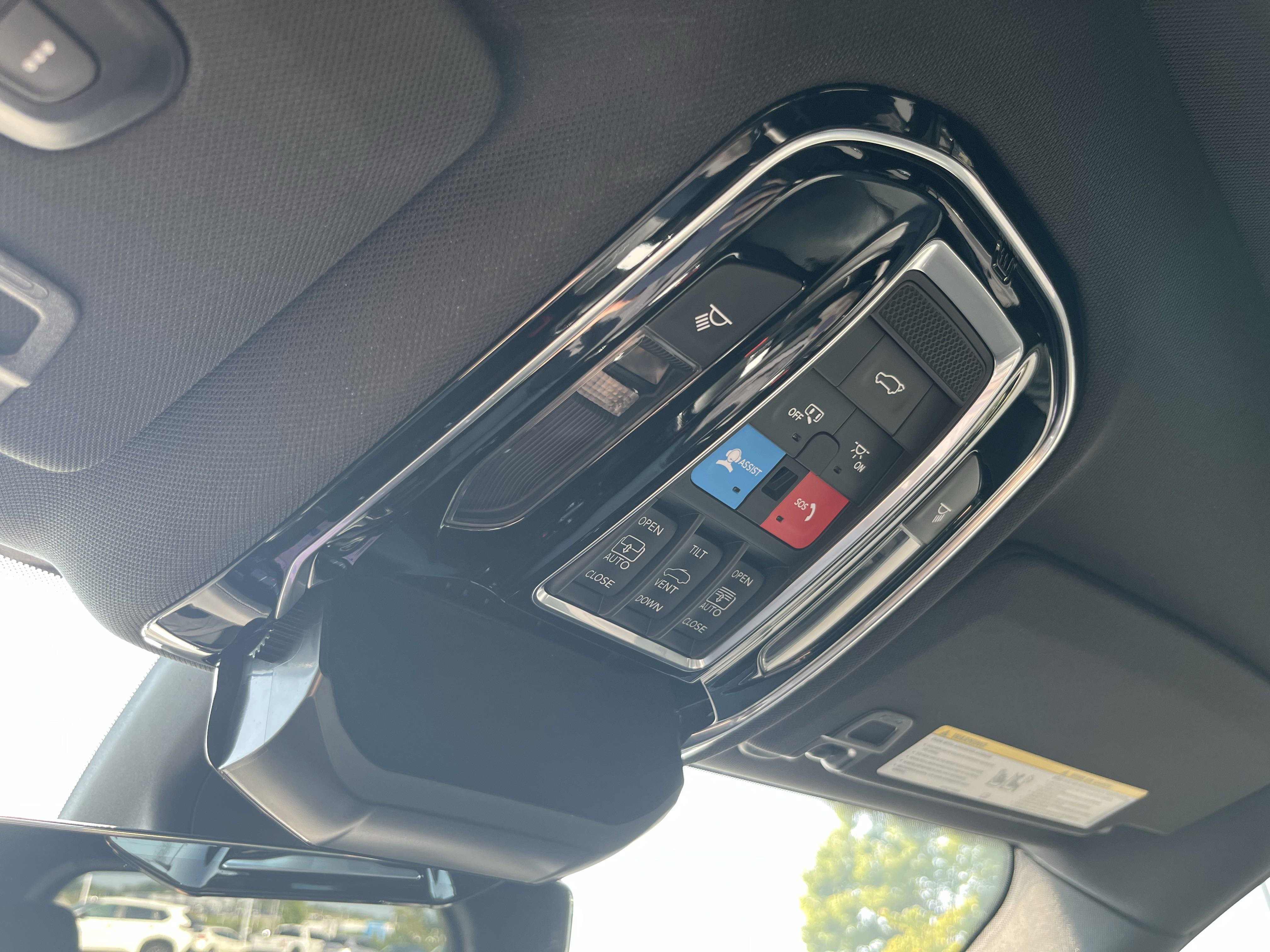 Used 2024 Jeep Grand Cherokee Overland w/ Advanced Protech Group III image 35