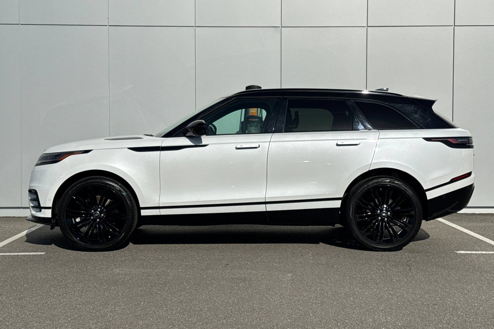Certified 2026 Land Rover Range Rover Velar Dynamic SE AWD/4WD image 2