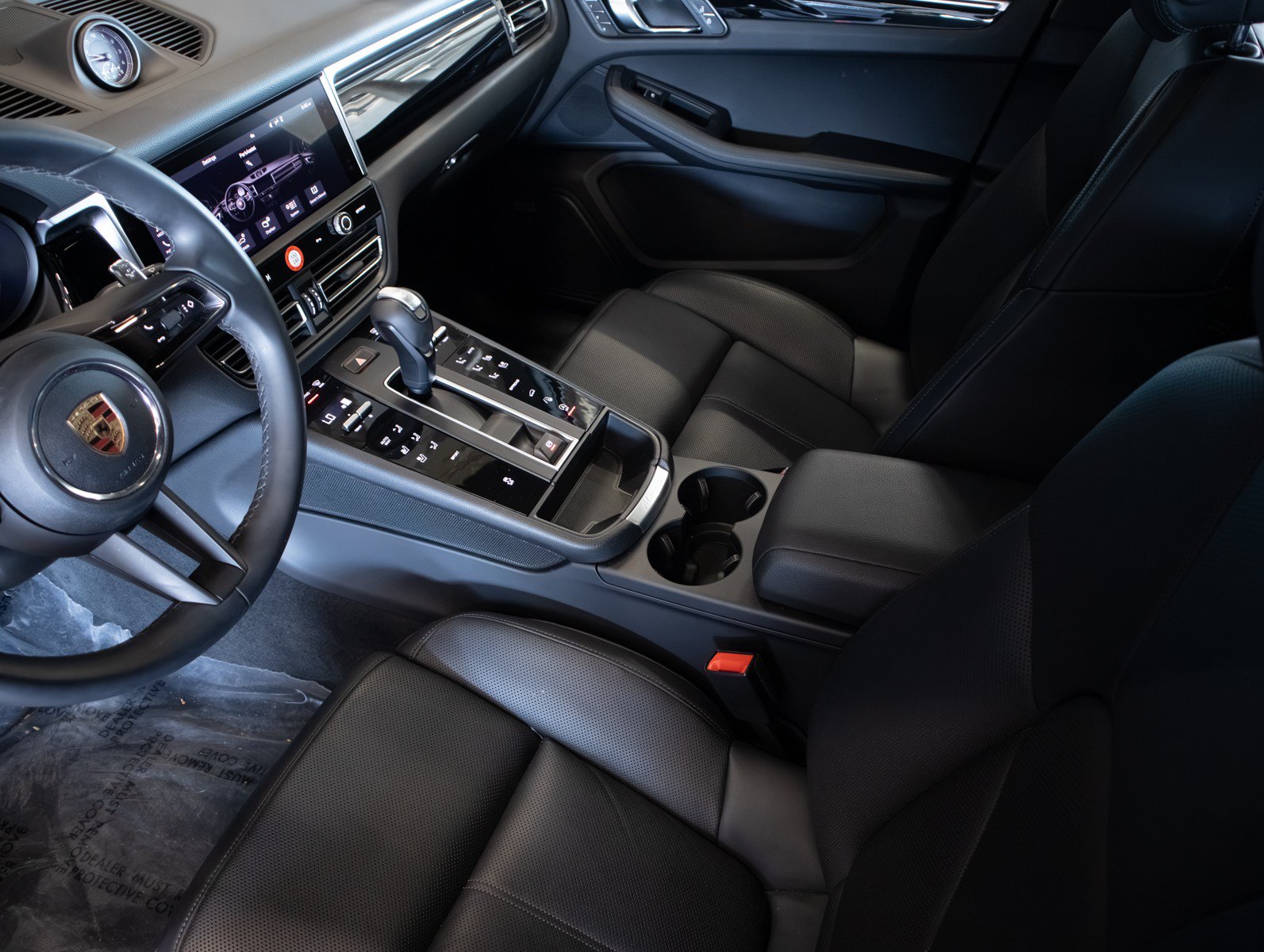 Certified 2023 Porsche Macan AWD/4WD image 20