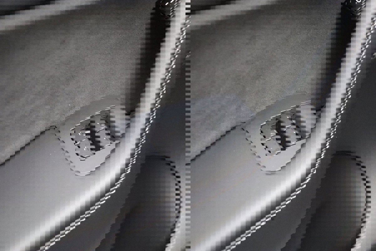 Used 2022 Tesla Model Y Long Range image 23