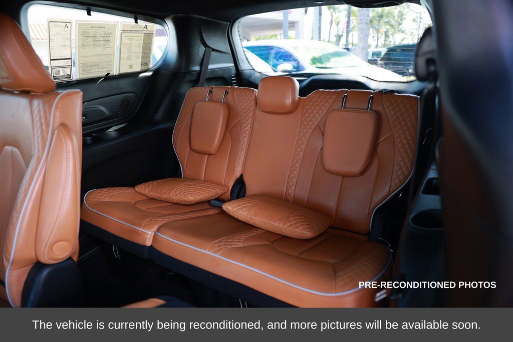 Used 2023 Chrysler Pacifica Pinnacle image 37