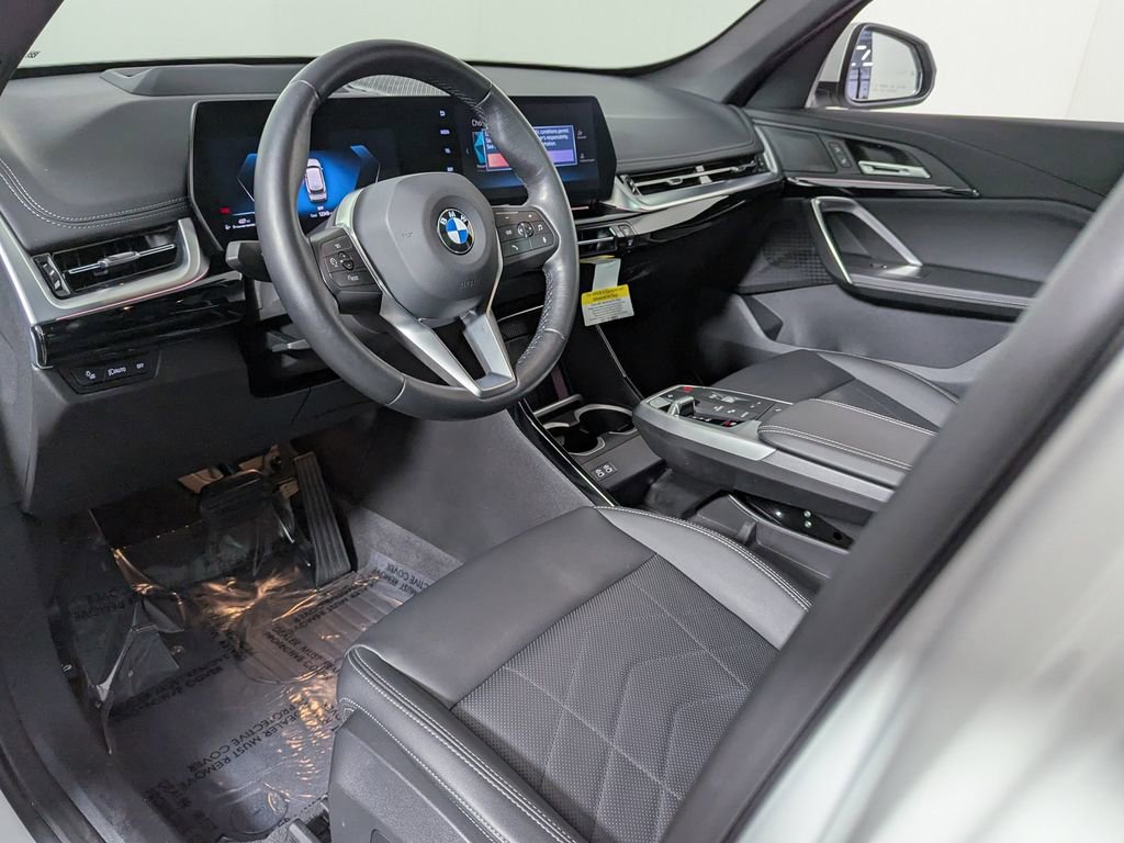 Used 2025 BMW X1 xDrive28i w/ Technology Package image 15