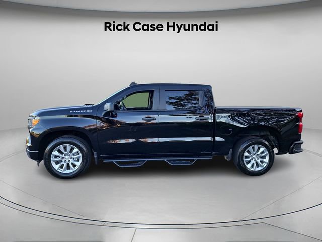 Used 2022 Chevrolet Silverado 1500 Custom image 3