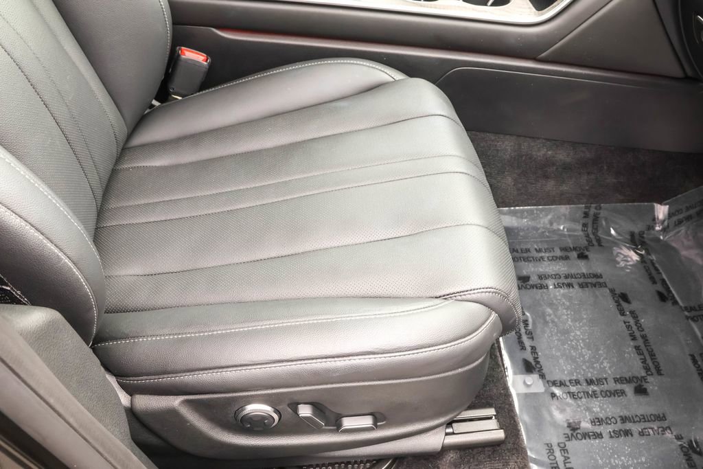 Used 2025 Genesis GV80 2.5T Select image 39