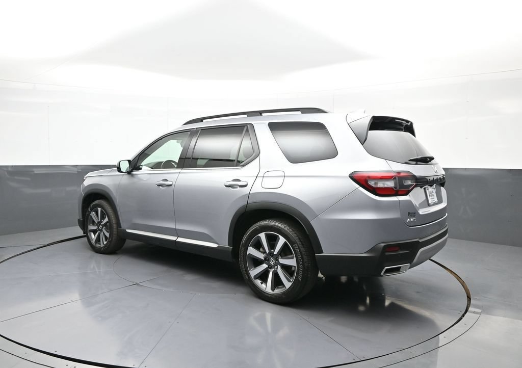 Certified 2023 Honda Pilot Touring image 6