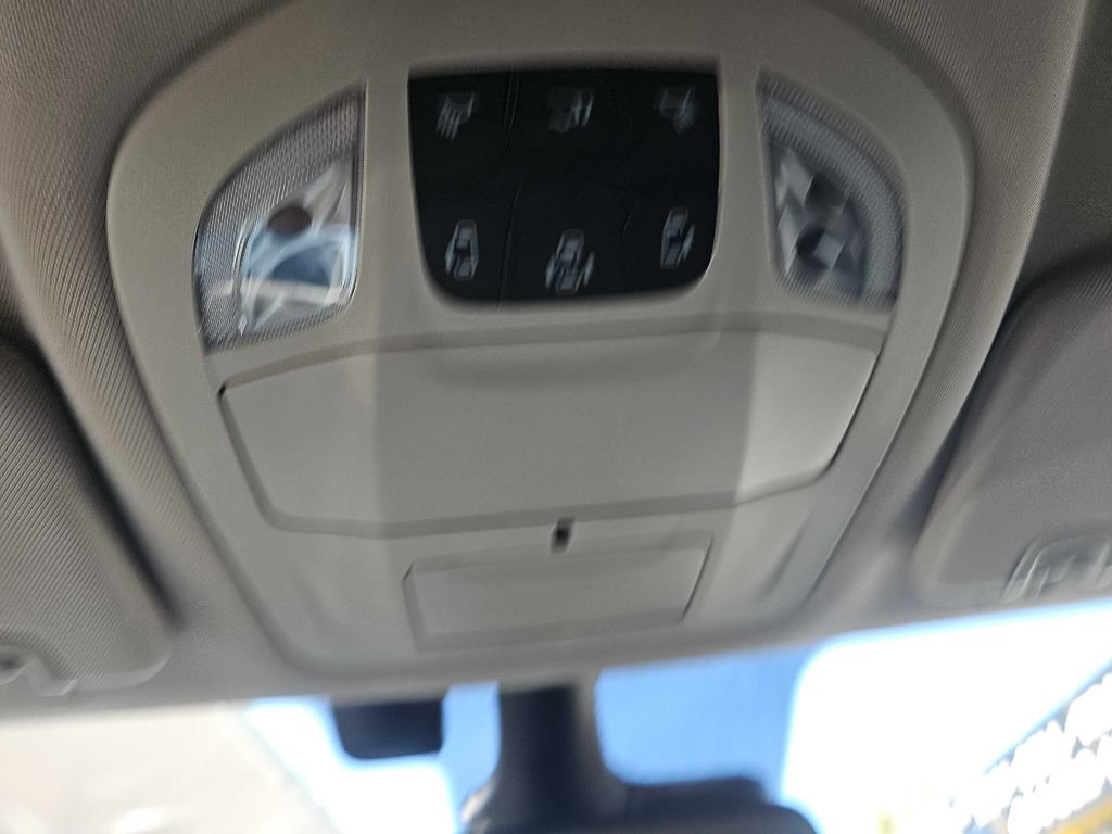 Used 2022 Chrysler Pacifica Touring-L w/ Uconnect Theater Family Group image 41